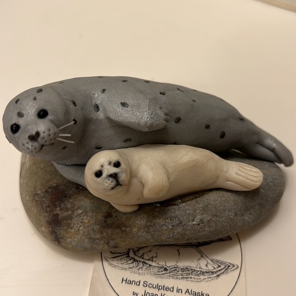 Vintage 90s Hand Sculpted Seal figurine made in Alaska - Picture 6 of 6